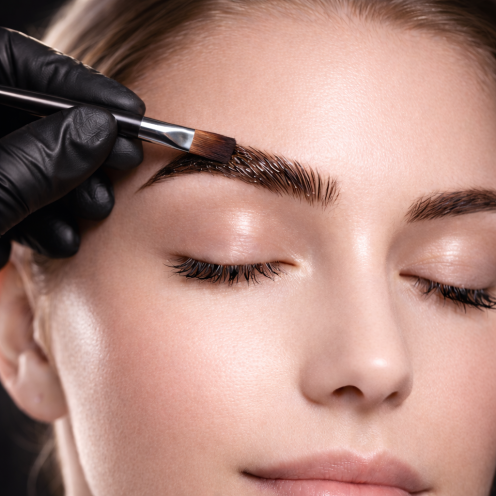 Окрашивание бровей краской: нанесение состава кистью